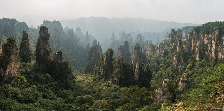 1200px-1_tianzishan_wulingyuan_zhangjiajie_2012